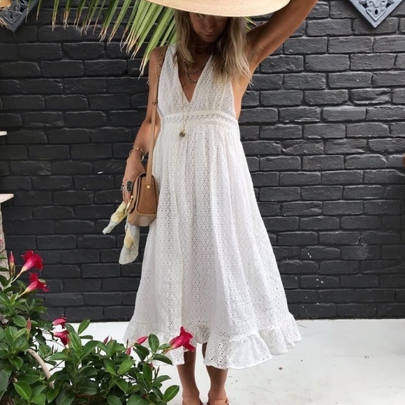 NWT CHASING UNICORNS White Eyelet Back Bow Ruffle V Neck Midi Dress Size Small - Picture 2 of 10